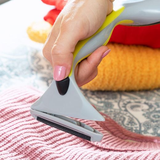 Cepillo Quitapelusas Con Accesorios 4 En 1 Blint